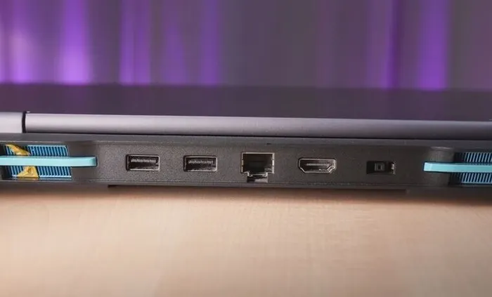 Ethernet (RJ-45), HDMI 2.1, 3.5mm, USB 3.2 Gen 1, USB-C 3.2 Gen 2, 2 USB 3.2 Gen 2