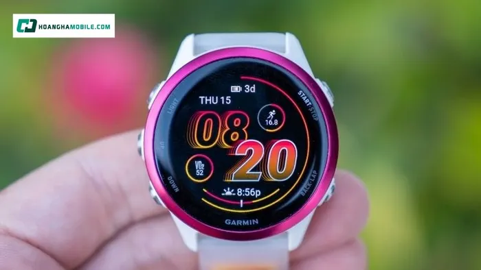 Garmin Forerunner 570 (42mm) được thiết kế với kiểu dáng thể thao hiện đại