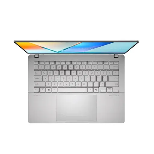Màn hình OLED 3K sắc nét, hiển thị màu sắc sống động.