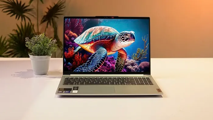 Laptop 16 inch.